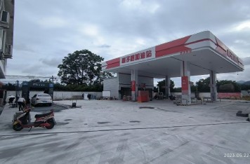 重庆檬子树加油站安装马蒂亚斯新款龙门往复式全自动洗车机