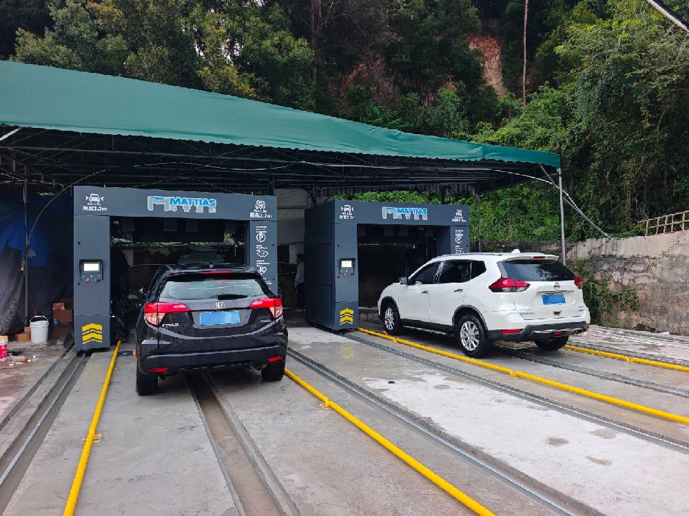 广州二手车公司安装两台马蒂亚斯 M-LM515B 龙门往复式洗车机，提升二手车整备效率