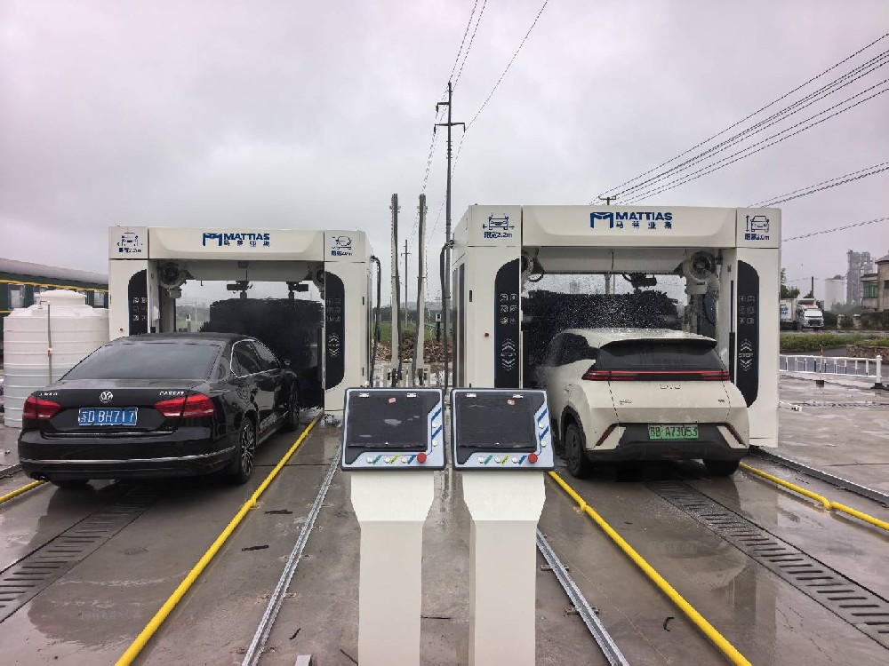 常州社渚镇文体中心安装马蒂亚斯 M-LM535 龙门往复式洗车机，满足乡镇公务车辆清洗需求
